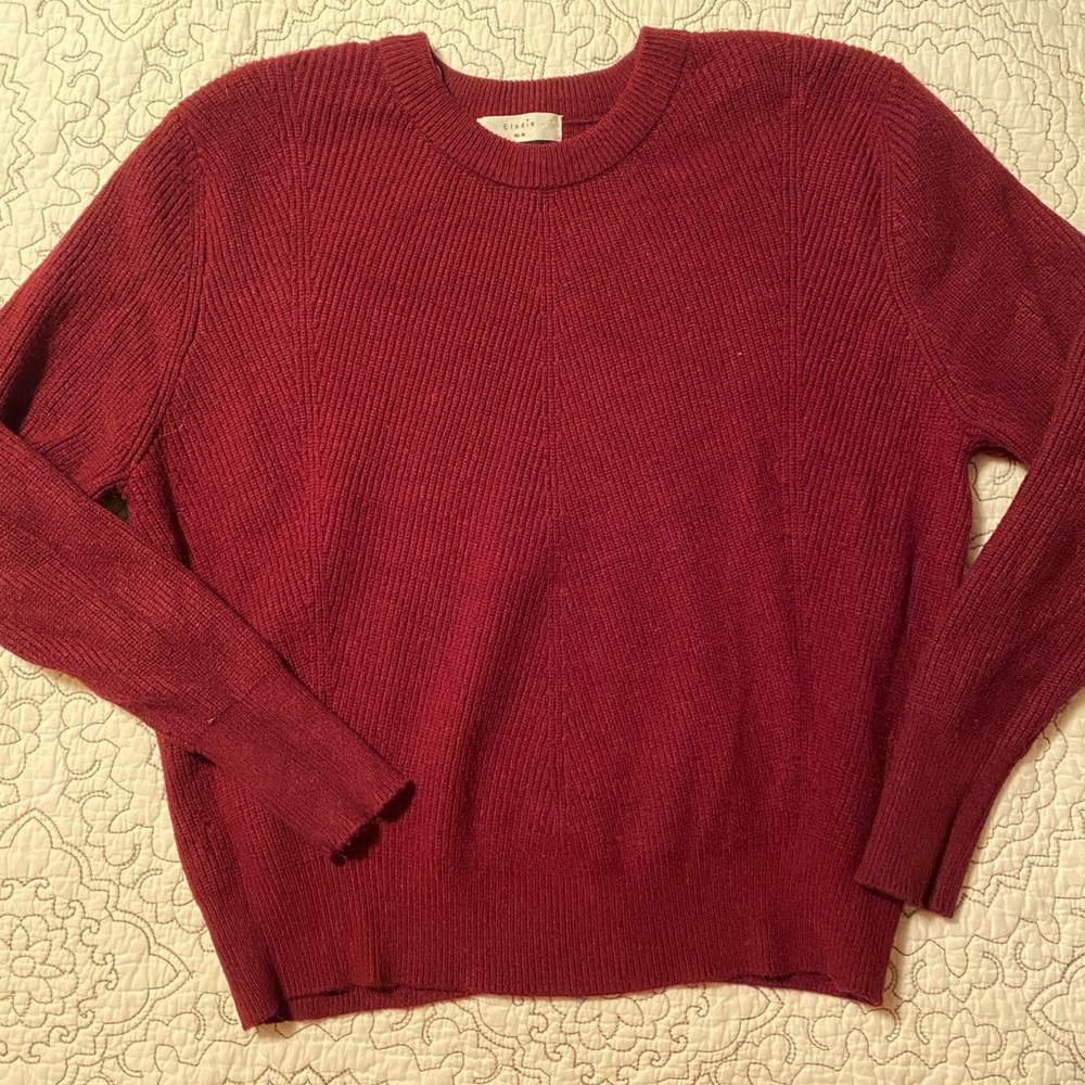 Elodie pullover sweater, size M. Dark burgundy color